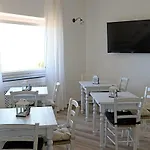 Sunrise فندق مبيت وإفطار سانتا مارينا سالينا